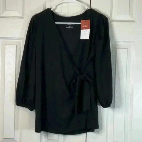 Ingrid+Isabel Maternity Wrap Top Black
Size XS Stretchy - Picture 3 of 9